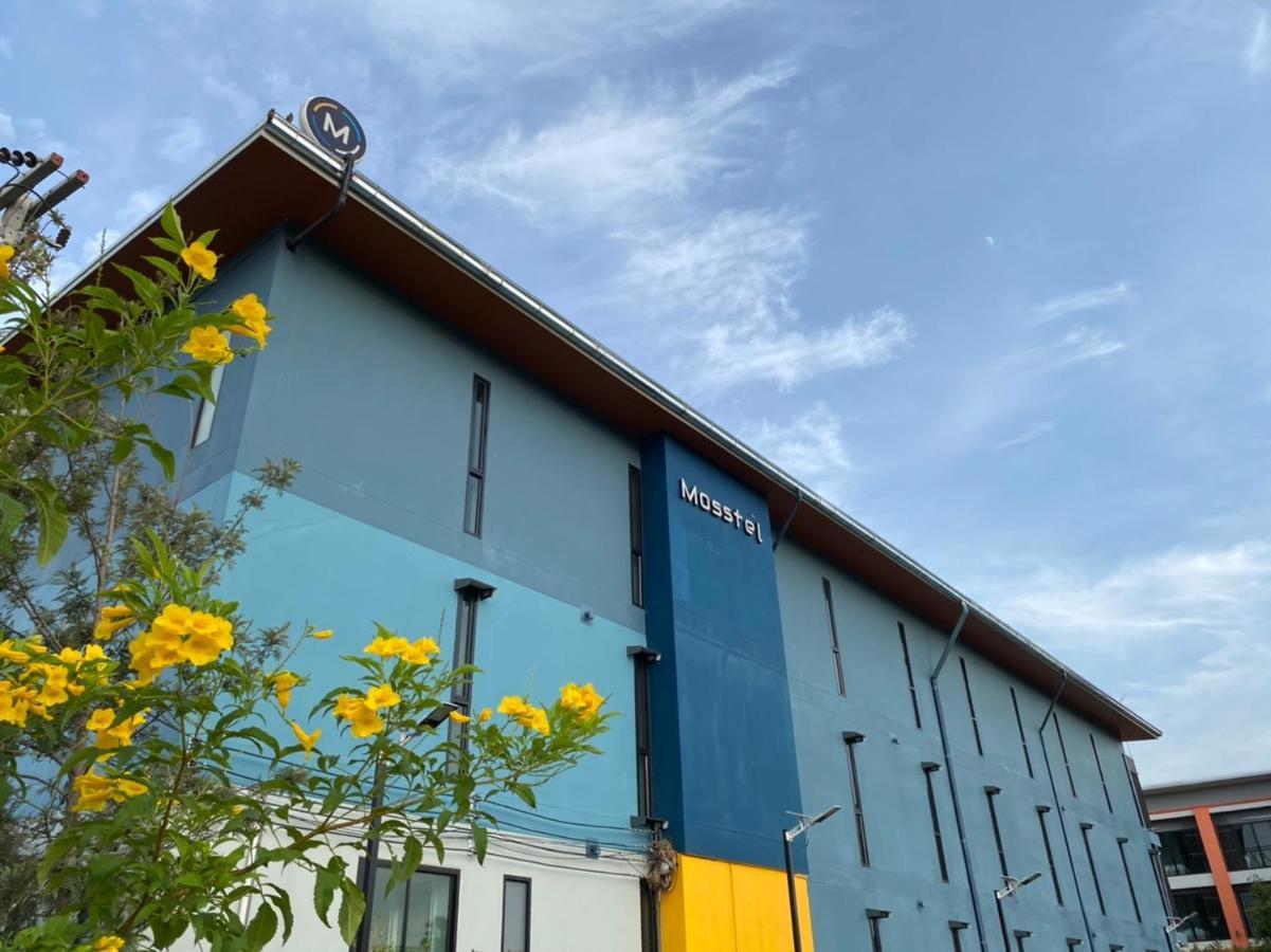 Mosstel Hotell Phitsanulok Exteriör bild