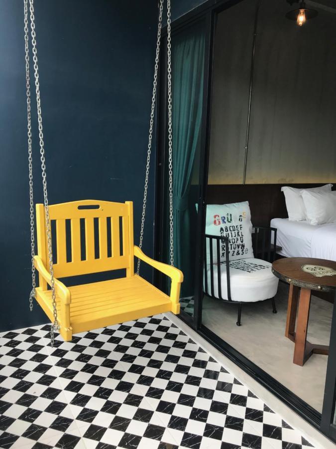 Mosstel Hotell Phitsanulok Exteriör bild