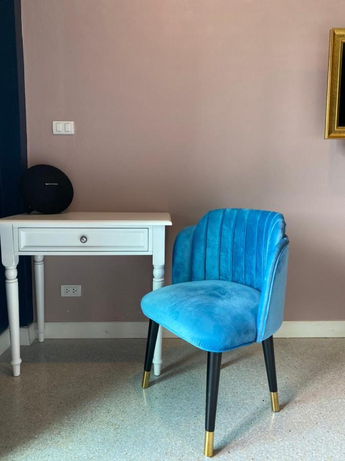 Mosstel Hotell Phitsanulok Exteriör bild