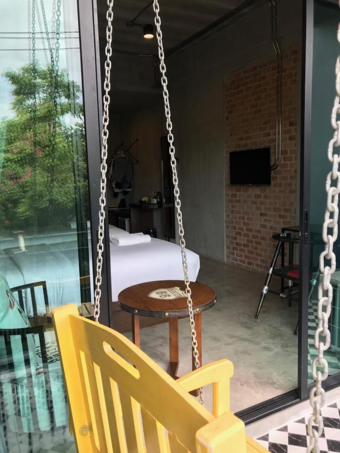 Mosstel Hotell Phitsanulok Exteriör bild