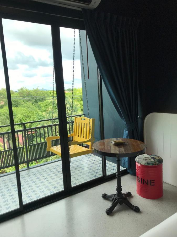 Mosstel Hotell Phitsanulok Exteriör bild