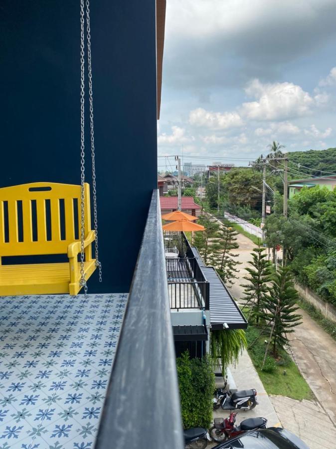 Mosstel Hotell Phitsanulok Exteriör bild