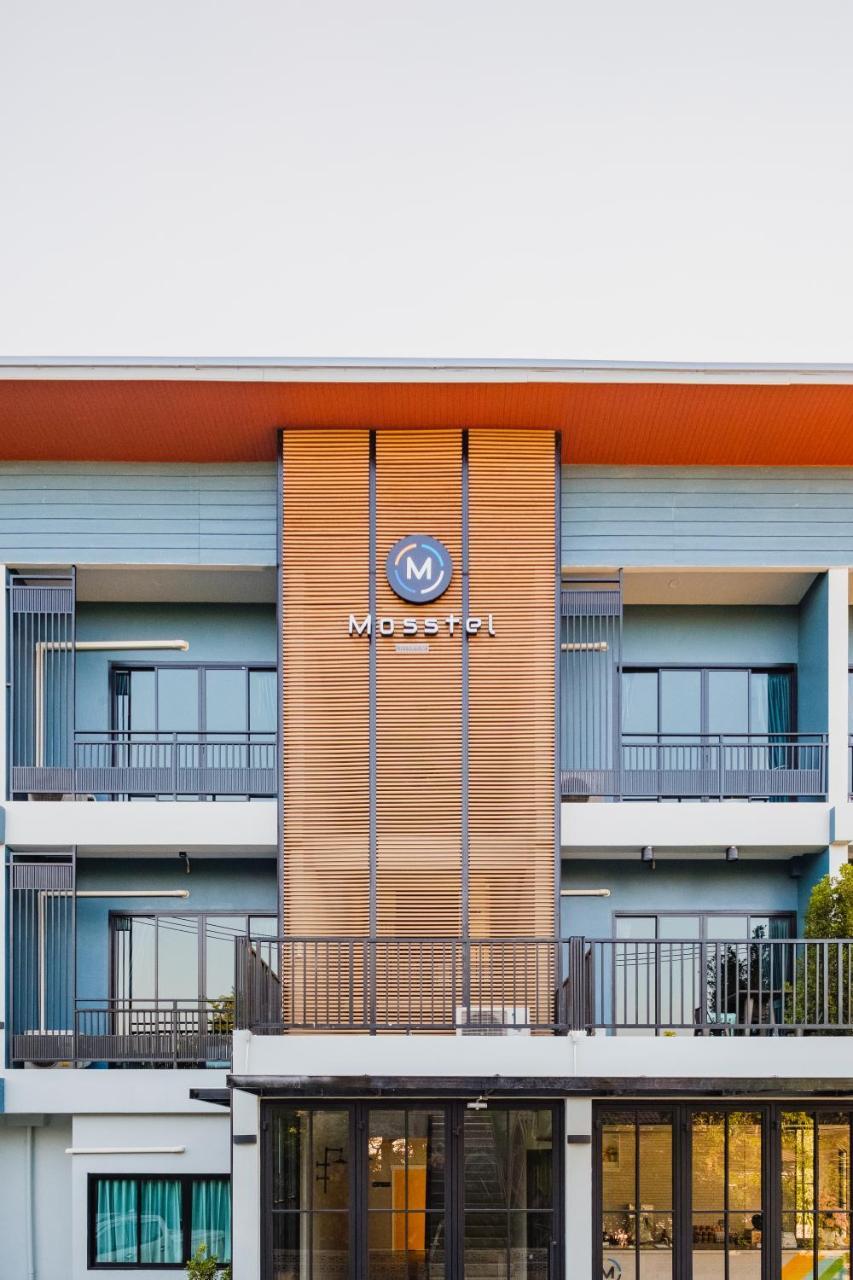 Mosstel Hotell Phitsanulok Exteriör bild