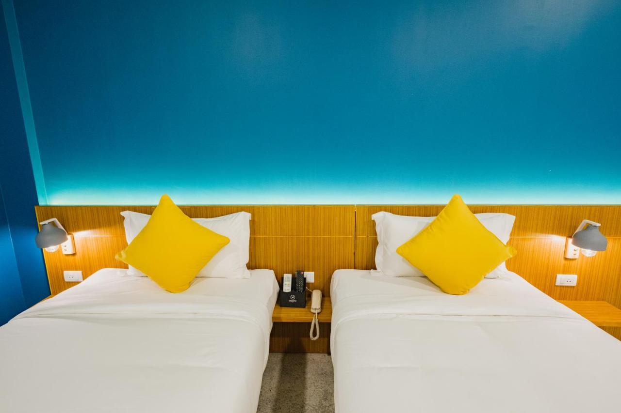 Mosstel Hotell Phitsanulok Exteriör bild