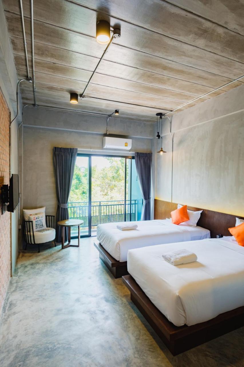 Mosstel Hotell Phitsanulok Exteriör bild
